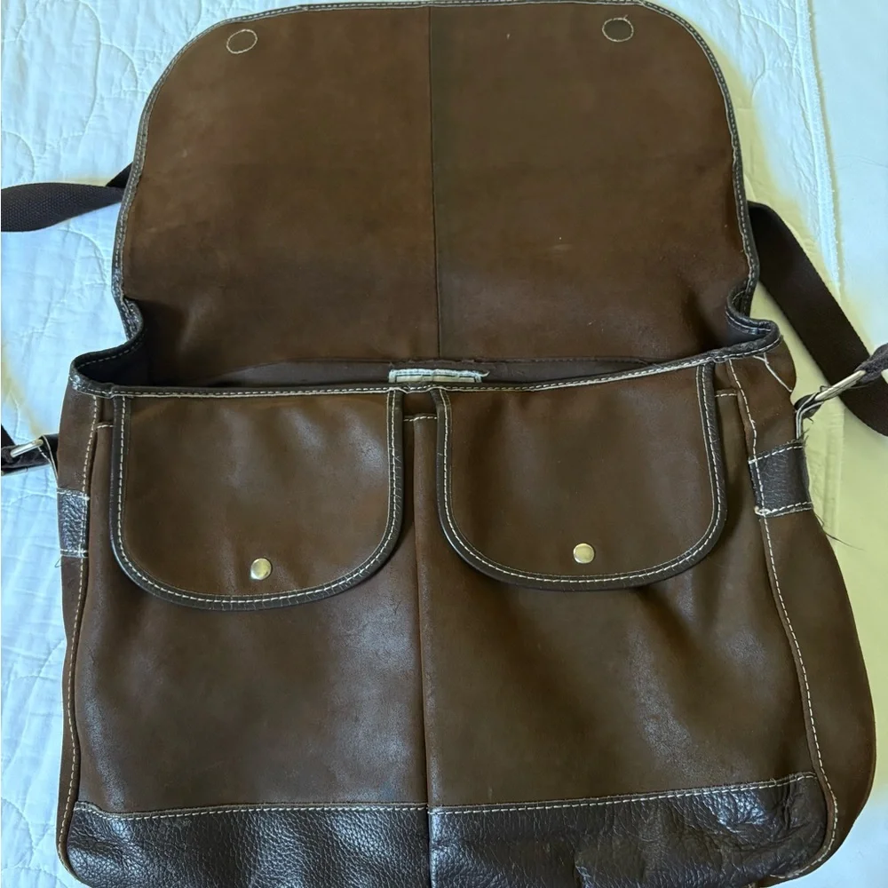 Pelle Studio Brown Leather Men's Messenger Bag